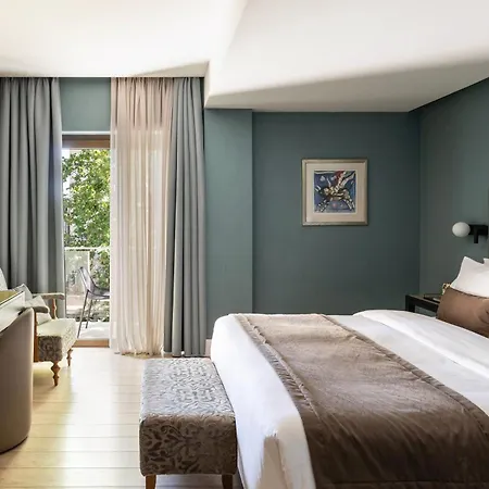 The Y Hotel 4*