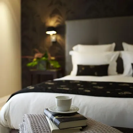 Hotel The Y 4*